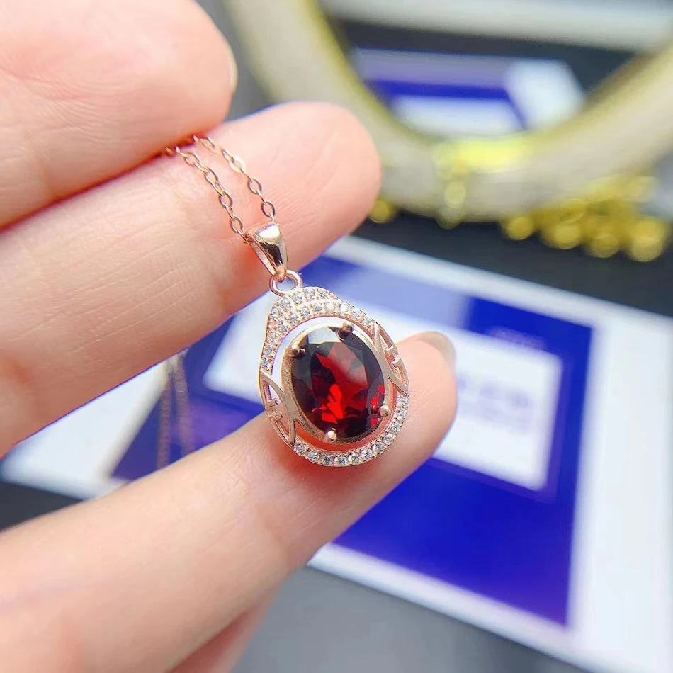 Doğal Garnet Küpe Kolye Yüzük Seti 925 Gümüş Kakma Tatlı Küpeler zarif görünüm için
