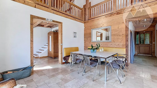 Chalet avec vue panoramique et terrasse 4