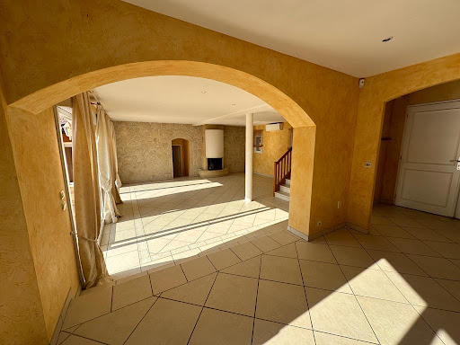 House with pool and terrace 4