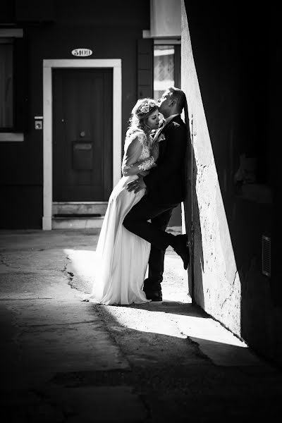 Wedding photographer Tomasz Budzyński (fotosceny). Photo of 17 October 2018