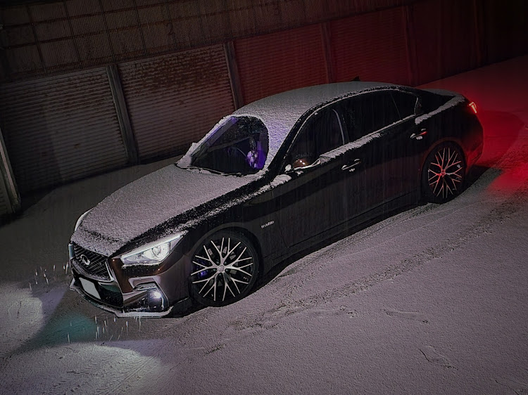 スカイラインのv37skyline・BLITZ DAMPER ZZ-R・車高調整・新潟の冬に関するカスタム事例の投稿画像1枚目