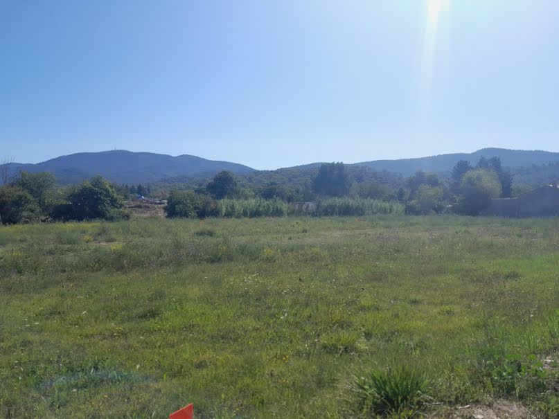 Vente terrain  582 m² à Pignans (83790), 150 000 €