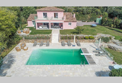 Villa avec piscine et terrasse 11