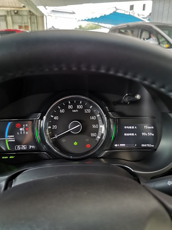グレイスの自宅の駐車場・ホンダのディーラーに関するカスタム事例の投稿画像9枚目