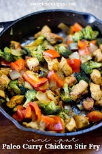 One Pot Paleo Chicken Curry Stir Fry was pinched from <a href="http://sweetcsdesigns.com/one-pot-paleo-chicken-curry-stir-fry/" target="_blank">sweetcsdesigns.com.</a>