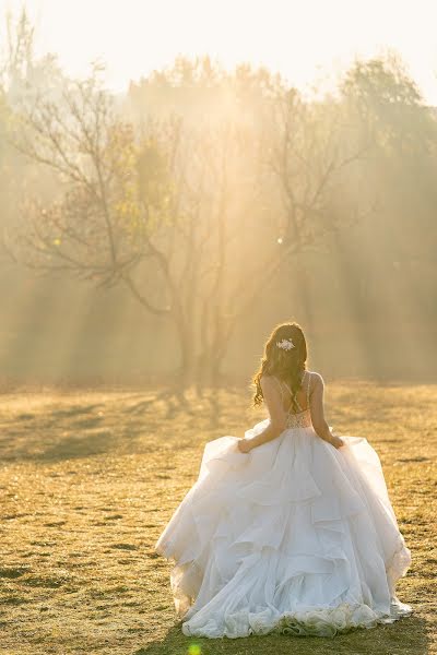 Wedding photographer Péter Győrfi-Bátori (purephoto). Photo of 7 April 2020