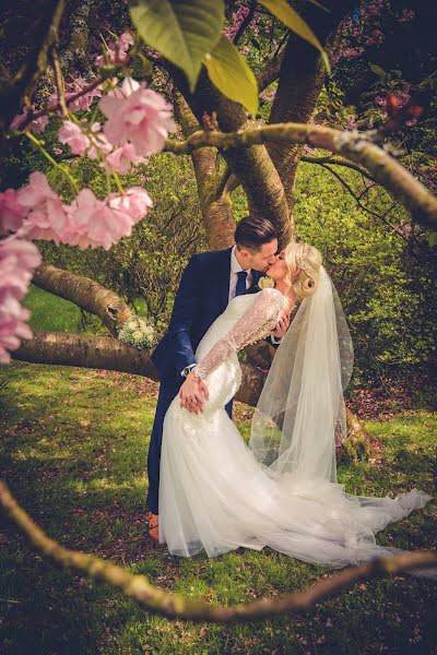 Wedding photographer Rebecca Jones (rebeccajonesphot). Photo of 1 June 2019