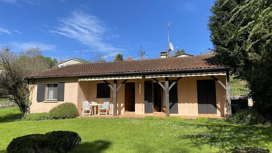 Vente maison   à Chalais (16210), 175 000 €