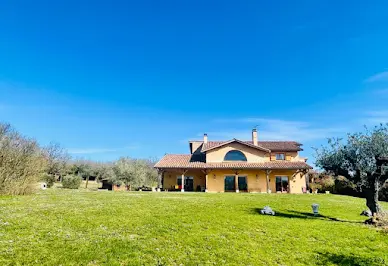 Villa avec piscine et terrasse 13