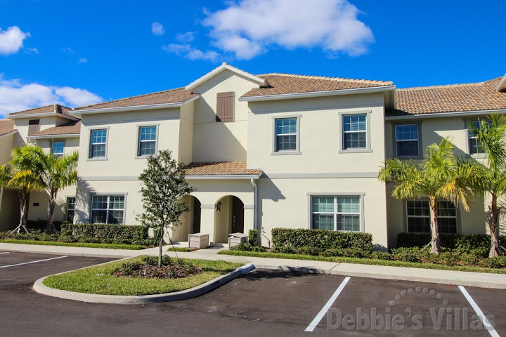 Kissimmee rental property, luxury resort, close to Disney & Universal, private splash pool