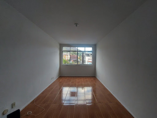 Apartamento para Alugar em Olaria, Nova Friburgo - RJ - Foto 2