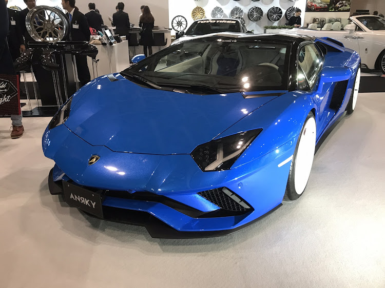 アヴェンタドールの東京オートサロン2019に関するカスタム事例の投稿画像4枚目