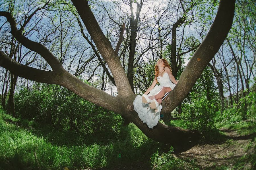 Fotógrafo de casamento Nikolay Manvelov (nikos). Foto de 27 de abril 2014