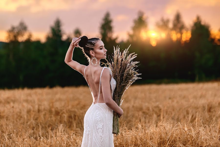 Svatební fotograf Aleksandra Alesko (arastudio). Fotografie z 19.září 2022