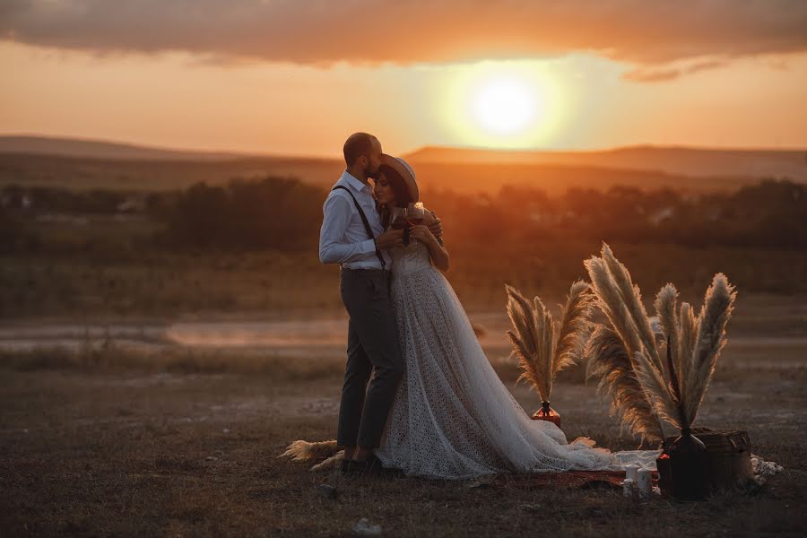 Wedding photographer Vitaliy Belov (beloff). Photo of 26 September 2020