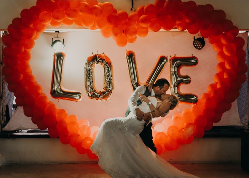 Fotógrafo de casamento Monica Casillas (flowerbythesea). Foto de 8 de abril 2018