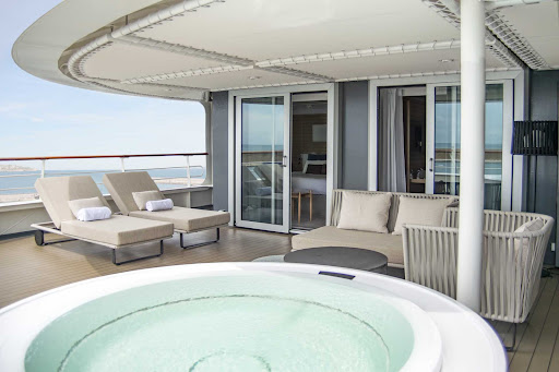 amateur-suite-jacuzzi.jpg - The Suite de l’Armateur (Shipowner's Suite) on Ponant’s Le Bellot comes with a private Jacuzzi on deck.