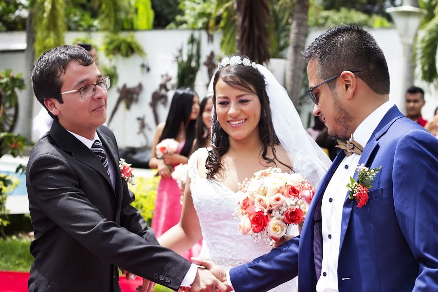 Wedding photographer Oscar Fernando Dorado Enciso (doradoenciso). Photo of 13 February 2017