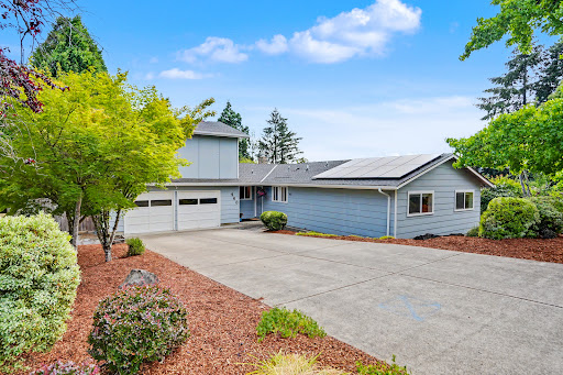 House with garden 3