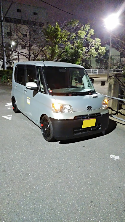タントの鉄チン・黒バンパー・引っ張り・GTウイングに関するカスタム事例の投稿画像1枚目