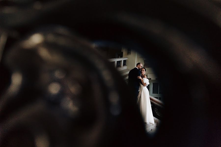 Bryllupsfotograf Yuriy Meleshko (whitelight). Bilde av 8 oktober 2022