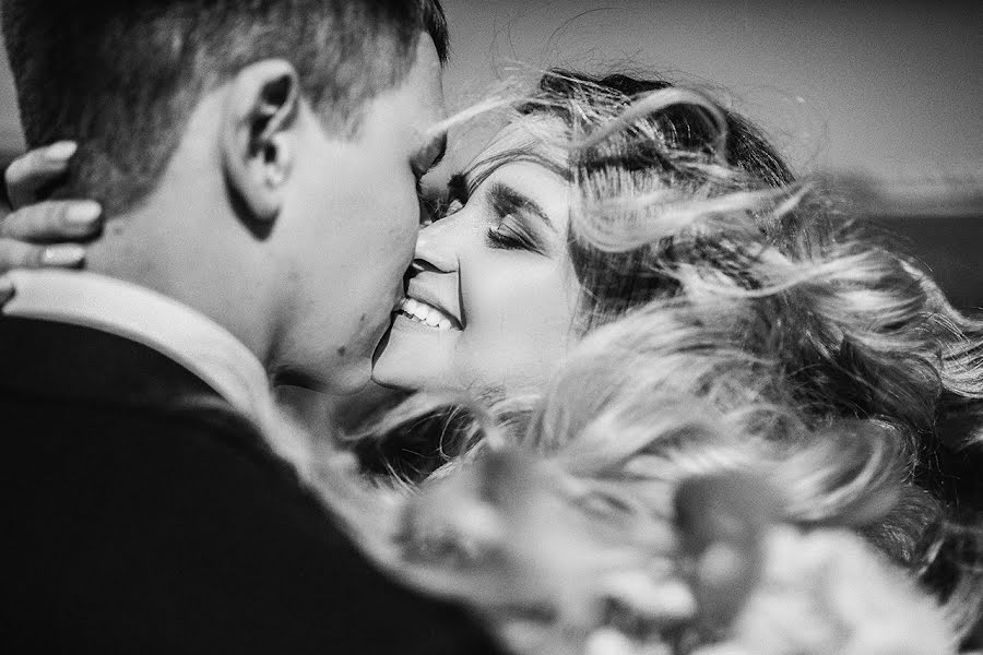 Wedding photographer Evgeniya Rossinskaya (evgeniyaross). Photo of 17 May 2017