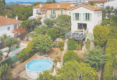 Villa avec piscine et terrasse 6