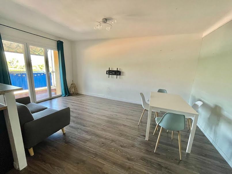 Location meublée appartement 3 pièces 62 m² à Saint-Laurent-du-Var (06700), 1 150 €