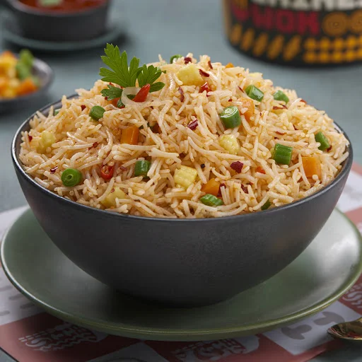 Veg Chilli Garlic Fried Rice - Half (500 Ml)