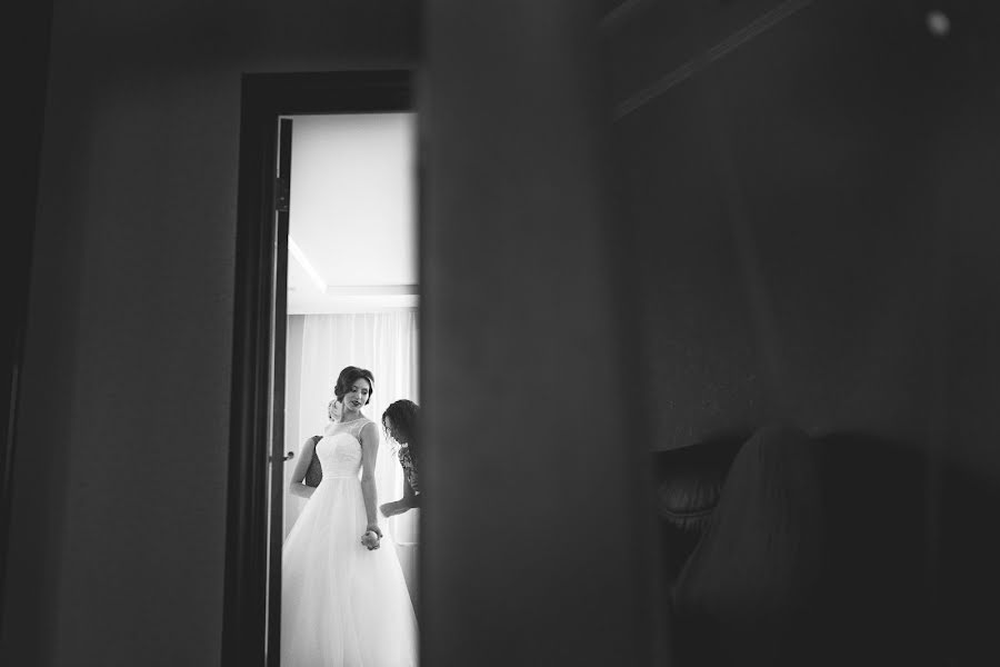 Wedding photographer Mikhail Rodionov (miha). Photo of 4 December 2015