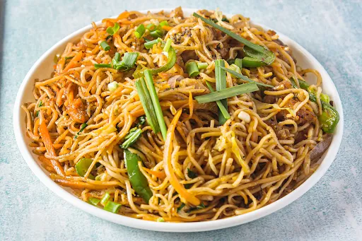 Schezwan Chicken Hakka Noodles