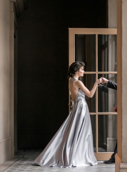 Fotografo di matrimoni Elvira Gilmanova (gilmanovaer). Foto del 30 giugno 2019