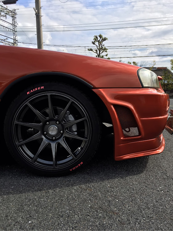 スカイラインの34スカイライン・ドライブ・愛車・タイヤペイント・車好きな人と繋がりたいに関するカスタム事例の投稿画像2枚目