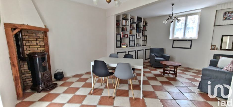 Vente maison 5 pièces 90 m² à Mandres-les-Roses (94520), 272 000 €