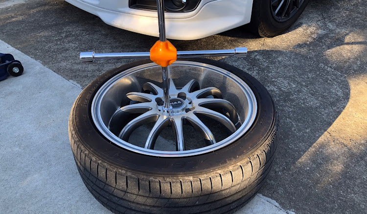 カローラランクスの洗車・12月・冬タイヤ・ほいーるかえたーーーいに関するカスタム事例の投稿画像2枚目