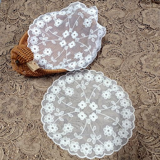 Title 4, Round Retro Embroidered Tablecloth with Mesh Bo...