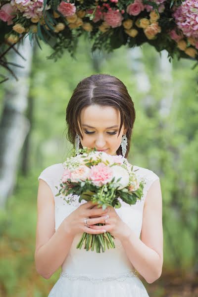 Wedding photographer Yuliya Belousova (yuliaphoto). Photo of 12 June 2016