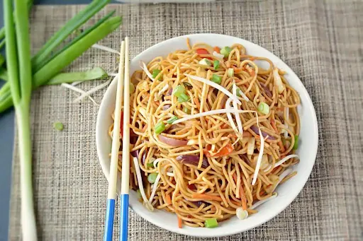 Veg Hakka Noodles