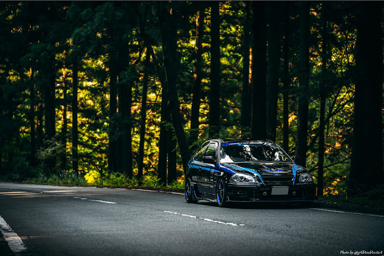 シビックの一眼レフ・林道ドライブ・車写活・レベルアップ٩(๑>∀<๑)۶・だが杉林は焼き尽くしたいに関するカスタム事例の投稿画像1枚目