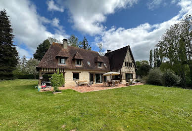 House with pool and garden 8