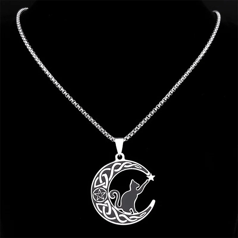 Collier chat lune dessin animé, pendentif en forme de C, mignon et personnalisé. Un bijou félin adorable pour les amoureux des chats.