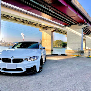 M4 クーペ F82