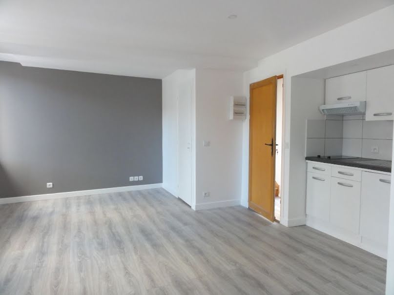 Location  appartement 1 pièce 35.61 m² à Attichy (60350), 570 €