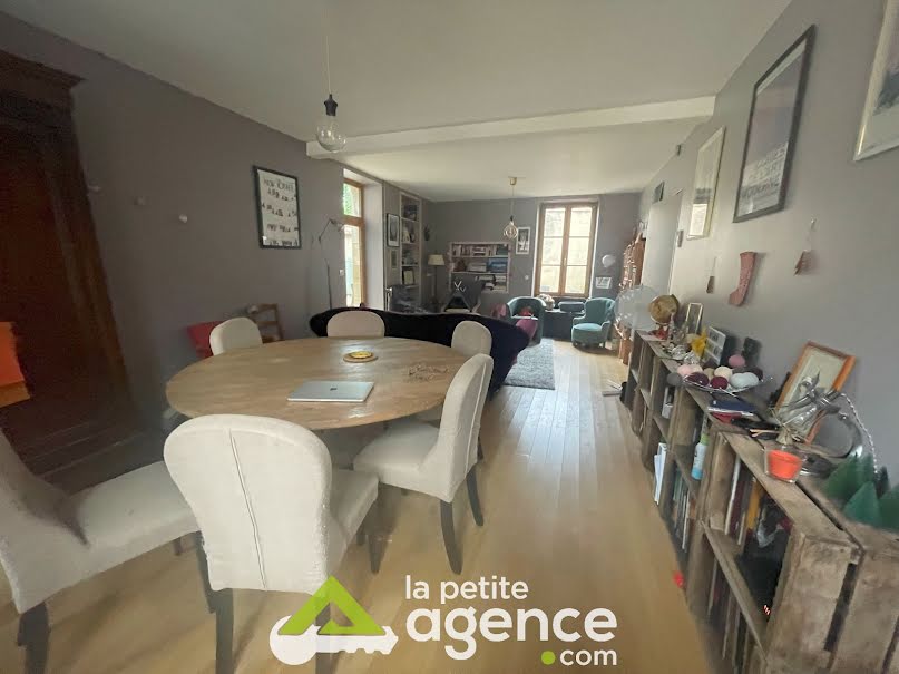 Vente maison 6 pièces 105 m² à Saint-Amand-Montrond (18200), 142 000 €