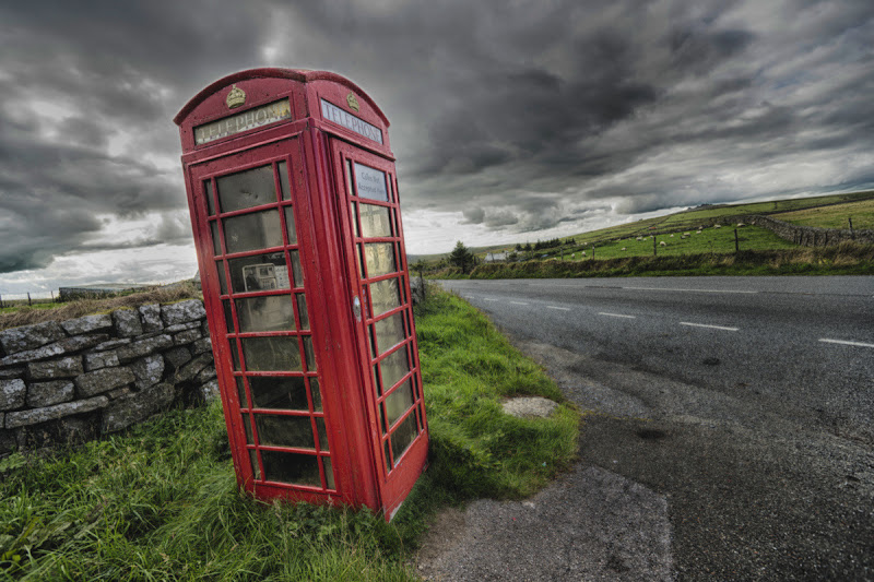 Phone cabin di bondell