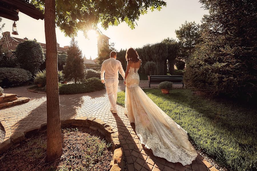 Wedding photographer Oleg Kostin (studio1). Photo of 13 February 2019