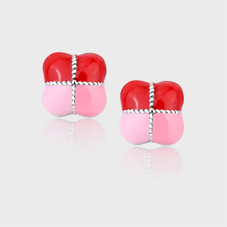 Brincos Vermelhos Degradê em Prata 925 com Design Único e Caixa de Presente para um Presente Exclusivo e Sofisticado.