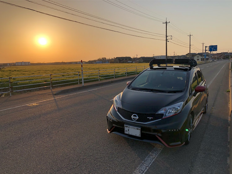 ノートの夕日・洗車・ノート・ノートニスモ・ニスモに関するカスタム事例の投稿画像3枚目