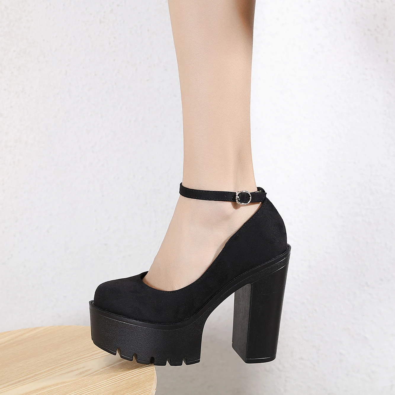 Title 6, Zapatos de plataforma impermeables con tacón gr...