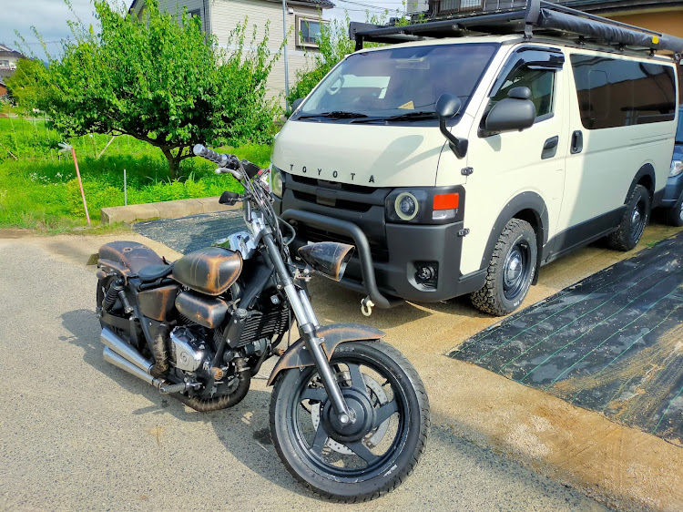ハイエースバンのMAGNA250・サビ塗装に関するカスタム事例の投稿画像1枚目